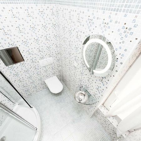 Romantic studio with jacuzzi Praga Esterno foto